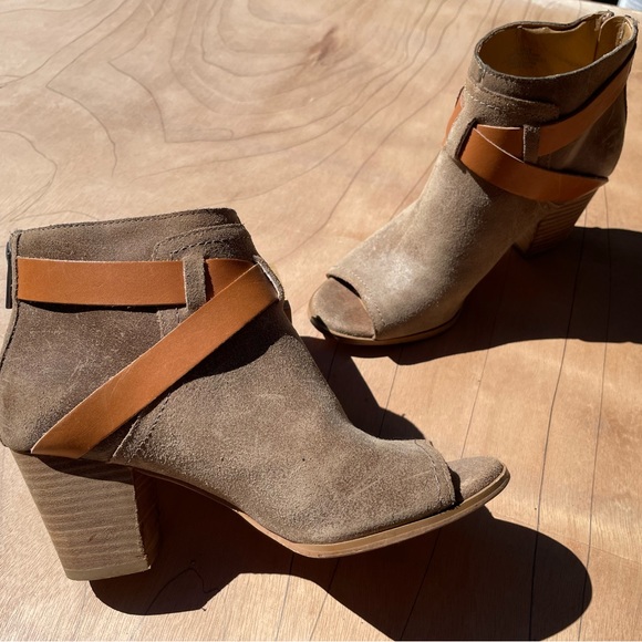 Lucky Brand Open Toe Bootie - Picture 1 of 5